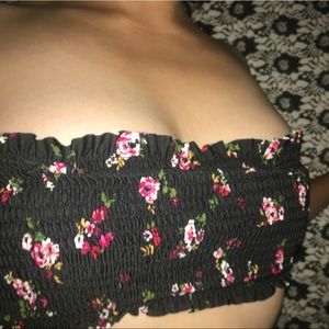 Scrunchy floral strapless bikini top